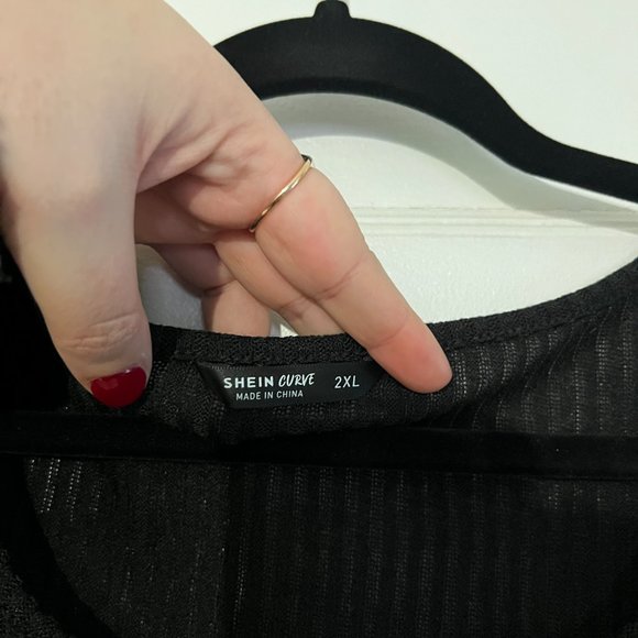 Shein Cropped T-Shirt - Picture 4 of 6